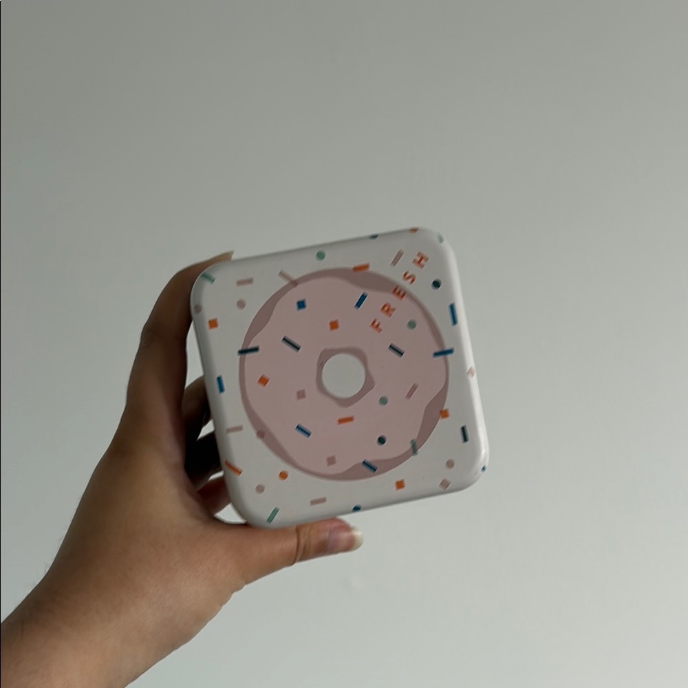 3/$30 Perfect condition fossil donut metal watch box